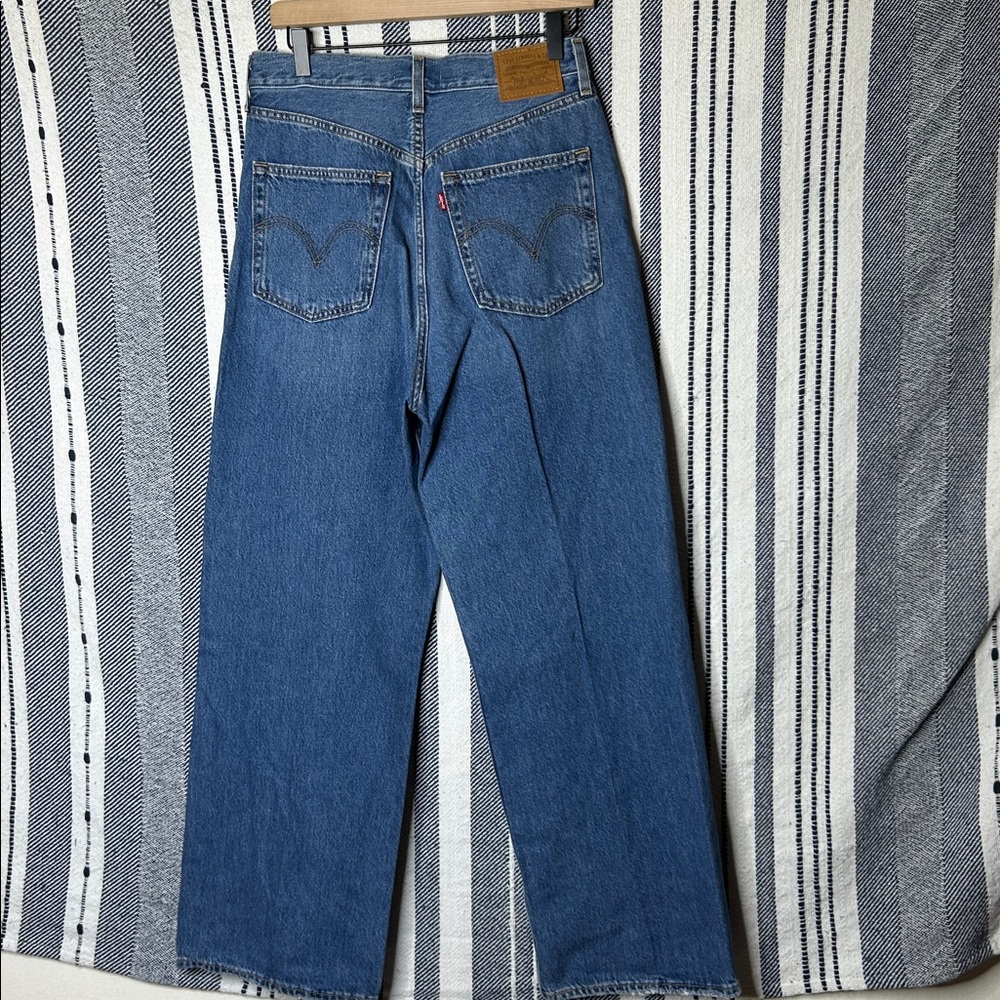 Levi’s High Loose Jeans - Picture 4 of 4